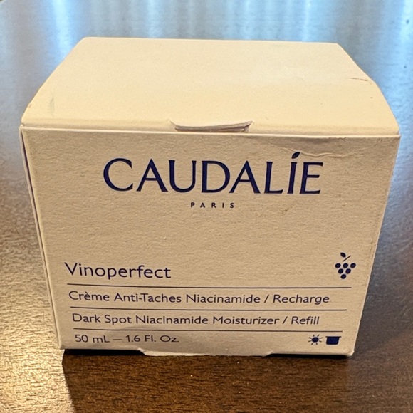 Caudalie Other - Caudalie Vinoperfect Dark Spot Moisturizer Refill - White and Blue